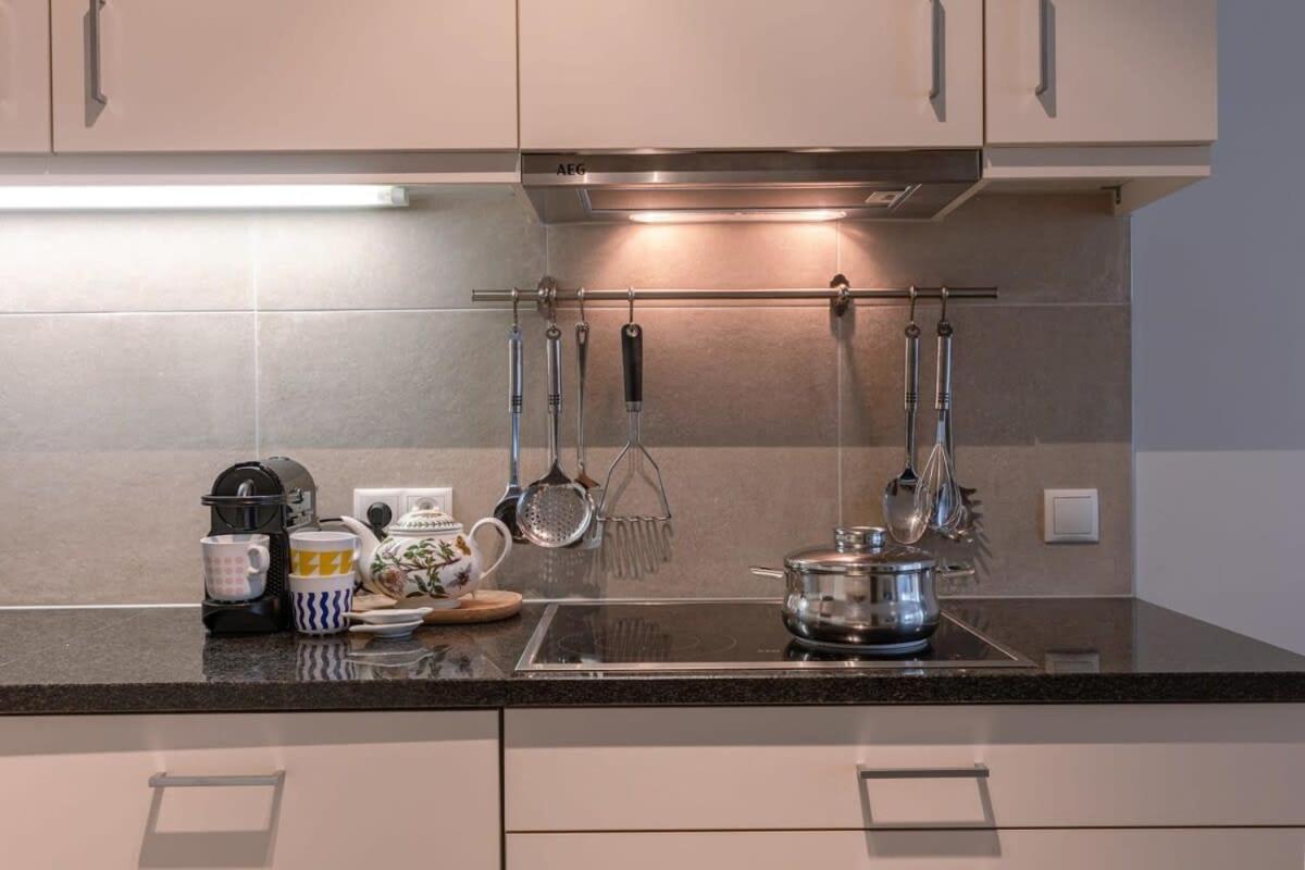 Huswell - Comfortable 2 Bedroom Apartment With Sea-View Knokke-Heist Buitenkant foto