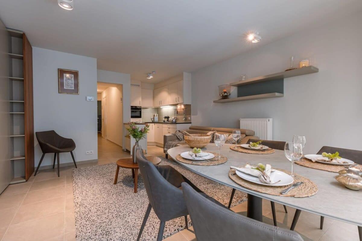 Huswell - Comfortable 2 Bedroom Apartment With Sea-View Knokke-Heist Buitenkant foto